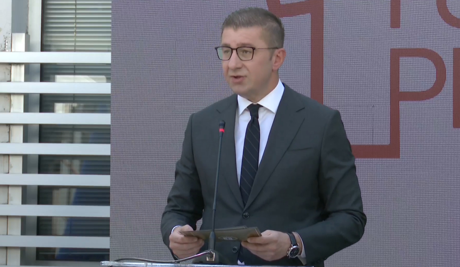 Мицкоски: Во фаза на преговори сме за изградба на гасни централи, во игра неколку локации!