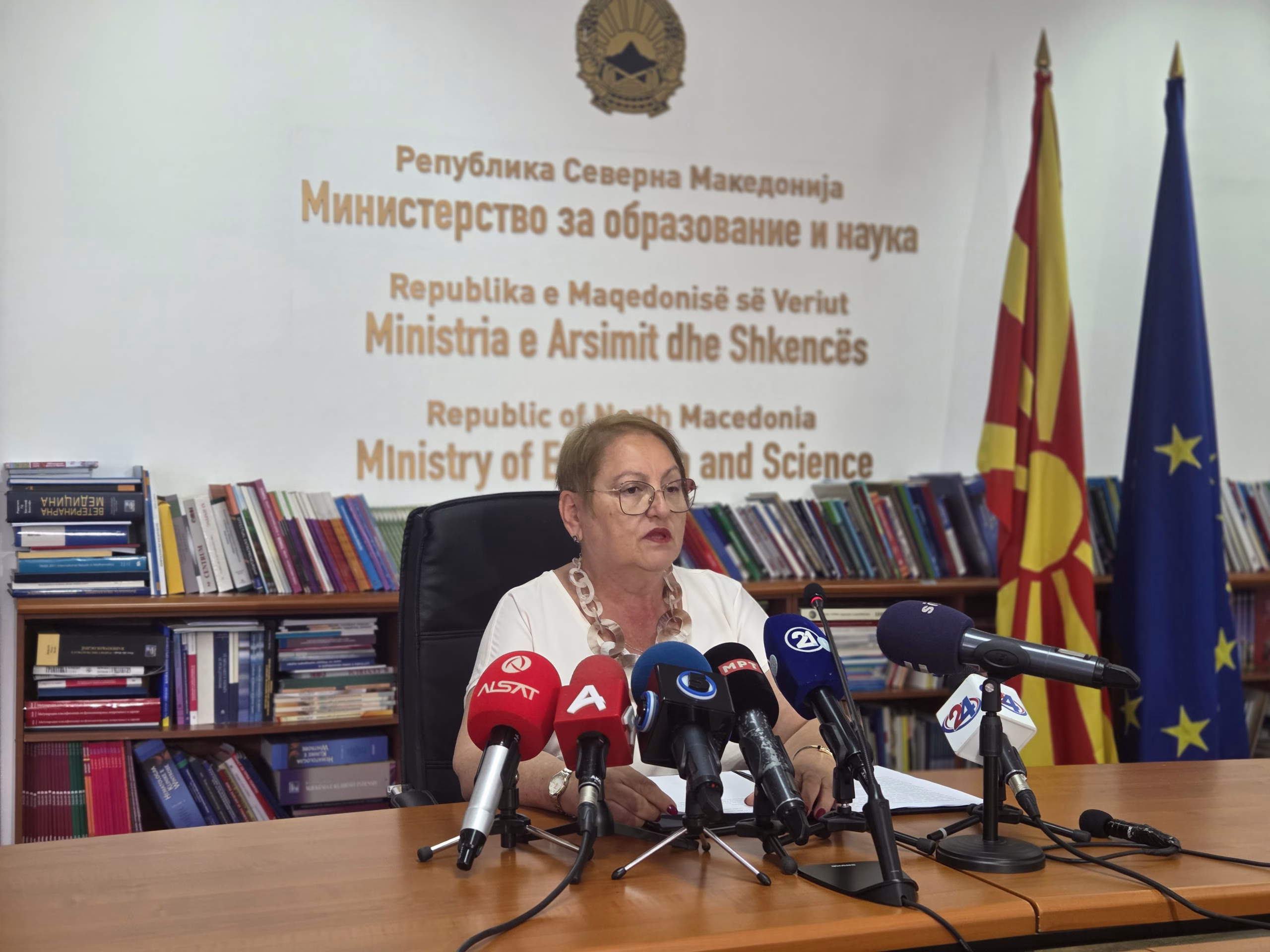 Јаневска: Новата учебна година стартува со учебници и подобрени услови во училиштата
