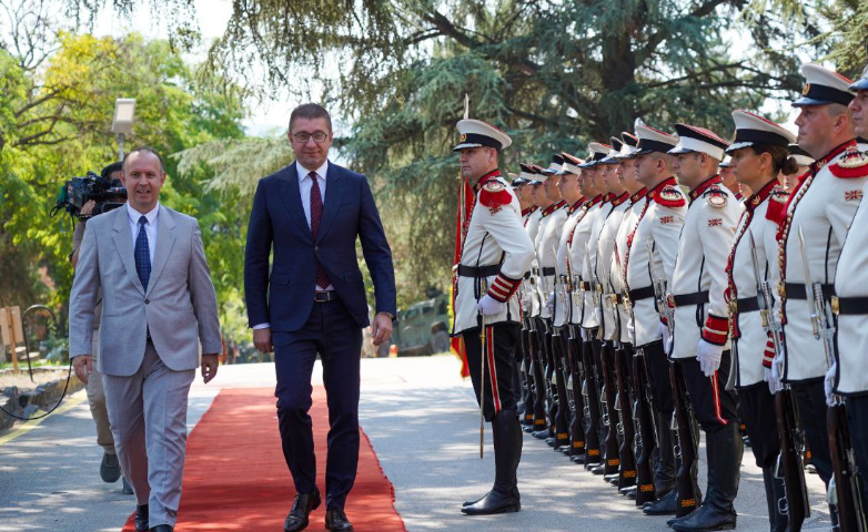 Мицкоски: Армијата е срцето на државата, силна Армија значи сигурна Македонија