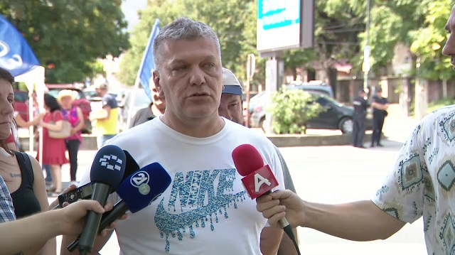 Вработените од „Флораком“ и „Луна“ повторно на протест – бараат плати и здравствено осигурување