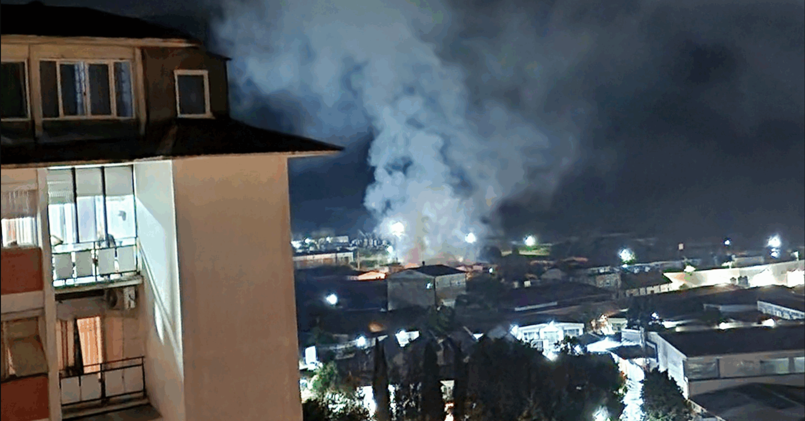 ВИДЕО Изгоре магацинот и канцелариите од велешката фабрика „Мирана“