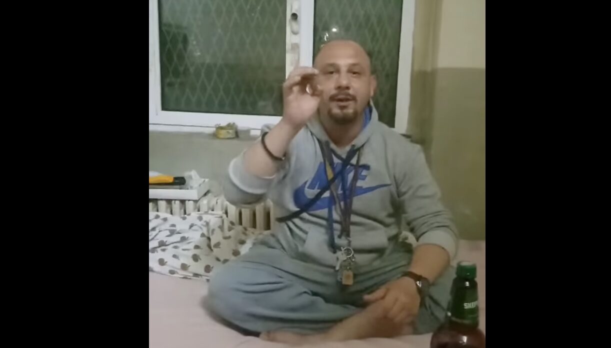 ВИДЕО Кој е убиецот од Психијатриската болница во Бардовци: Слободно си шетал и пиел по кафеани, си снимал насилства!