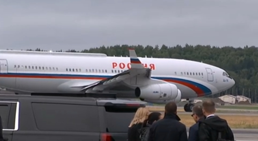 Путин слета во Алјаска