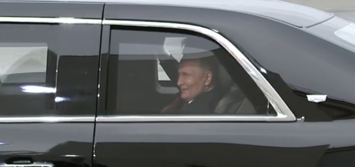 Путин му се придружи на Трамп во претседателската лимузина