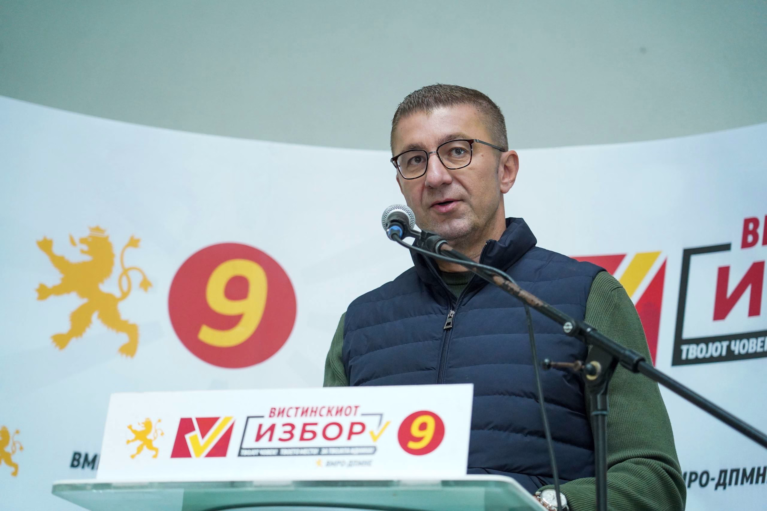 Мицкоски: Никој не верува дека СДСМ може да имаат црвени линии, тоа може да биде само уште еден подарок за Бугарија