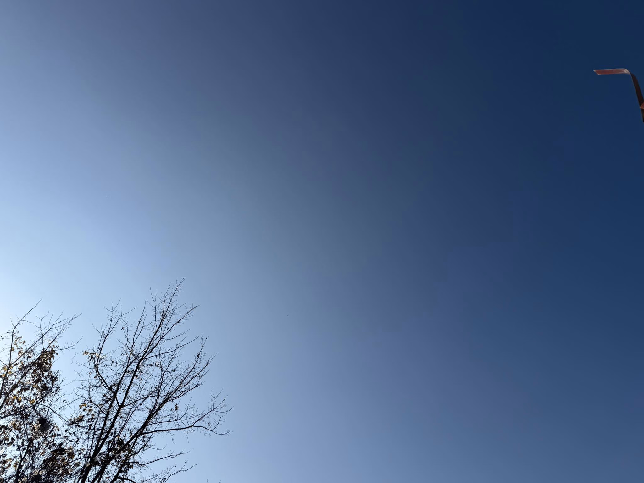 Сончево и многу топло со мала до умерена облачност