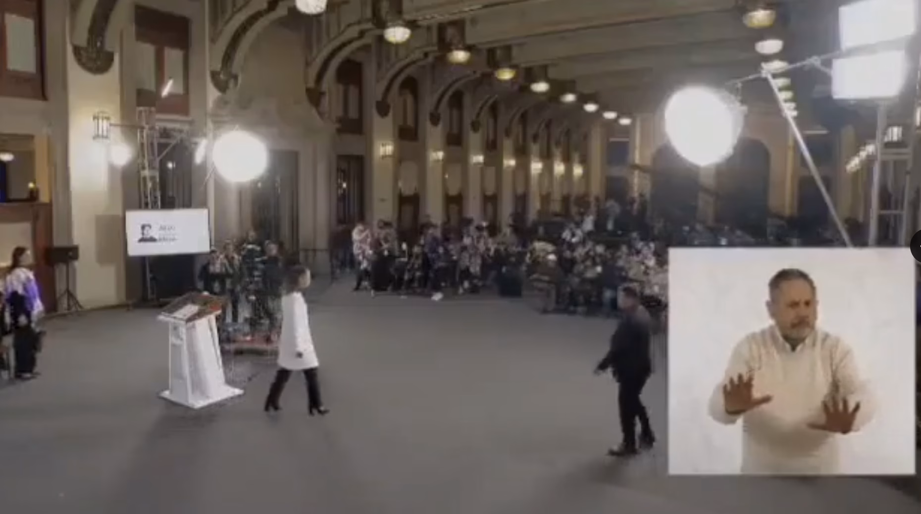 ВИДЕО Земјотрес со јачина од 6,3 степени ја прекина прес-конференцијата на мексиканската претседателка