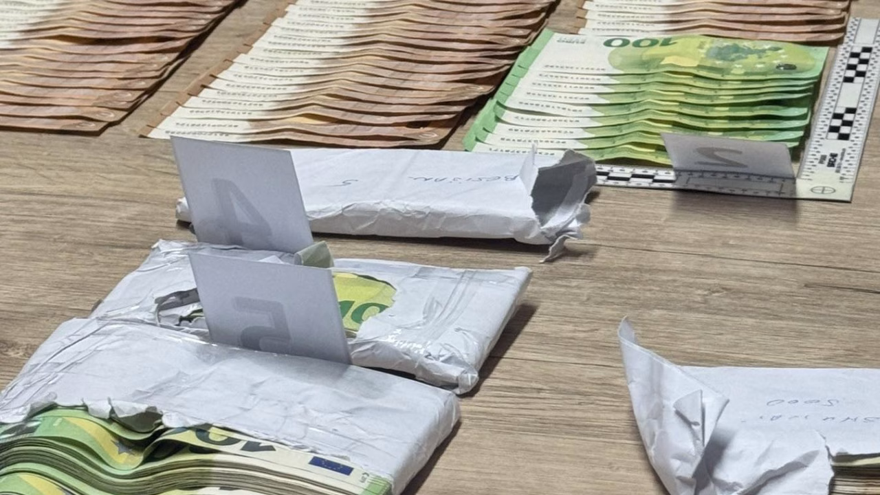 Уапсени возач и патник од автобус кај Тетово: Пронајдени 34.965 евра