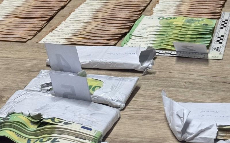 Уапсени возач и патник од автобус кај Тетово: Пронајдени 34.965 евра