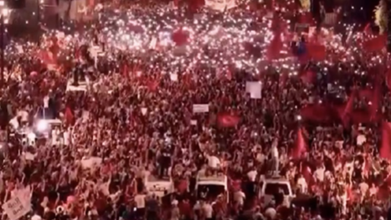 „РЕВОЛУЦИЈА НА ФЛАМИНГОАТА“ ВО АЛБАНИЈА: Луксузниот комплекс на Иванка Трамп и Џаред Кушнер предизвика масовни протести и политичка криза