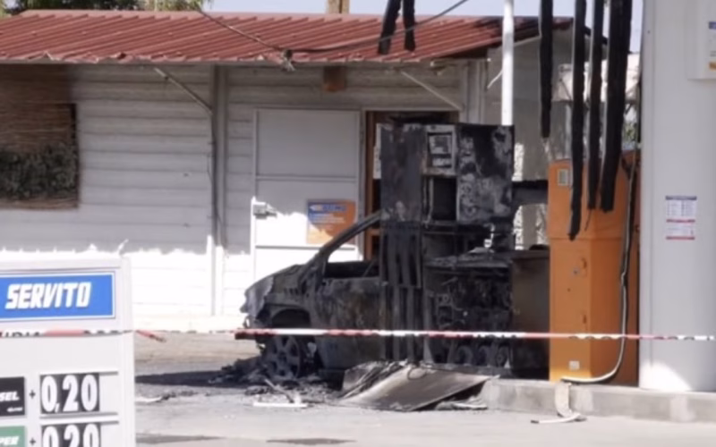 Четири тела пронајдени во запален автомобил во Италија: „Можеби се жртви на кривично дело“