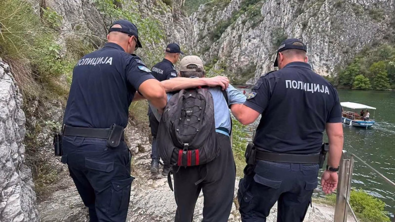Евакуиран државјанин на Романија кај пештерата Врело на кањон Матка