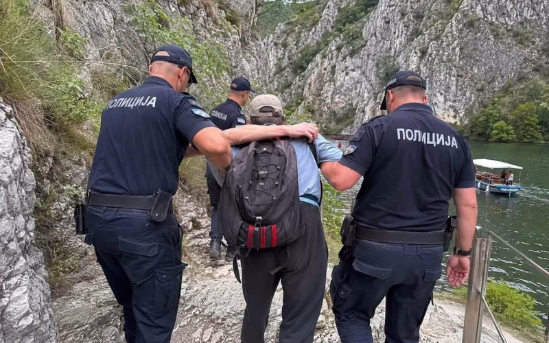 Евакуиран државјанин на Романија кај пештерата Врело на кањон Матка