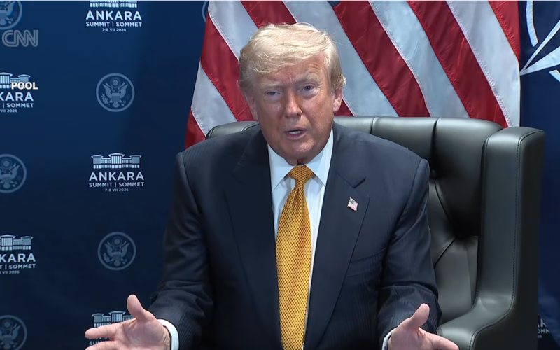 Трамп вели дека примирјето со Иран е „завршено“