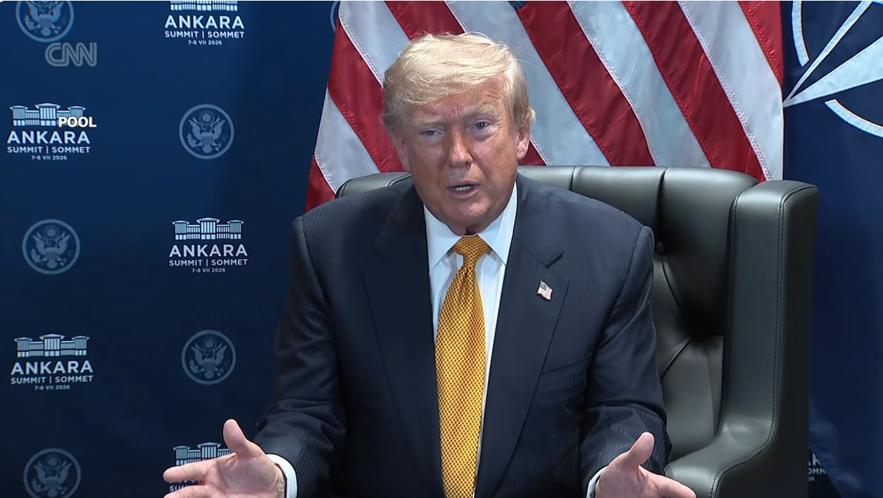 Трамп вели дека примирјето со Иран е „завршено“