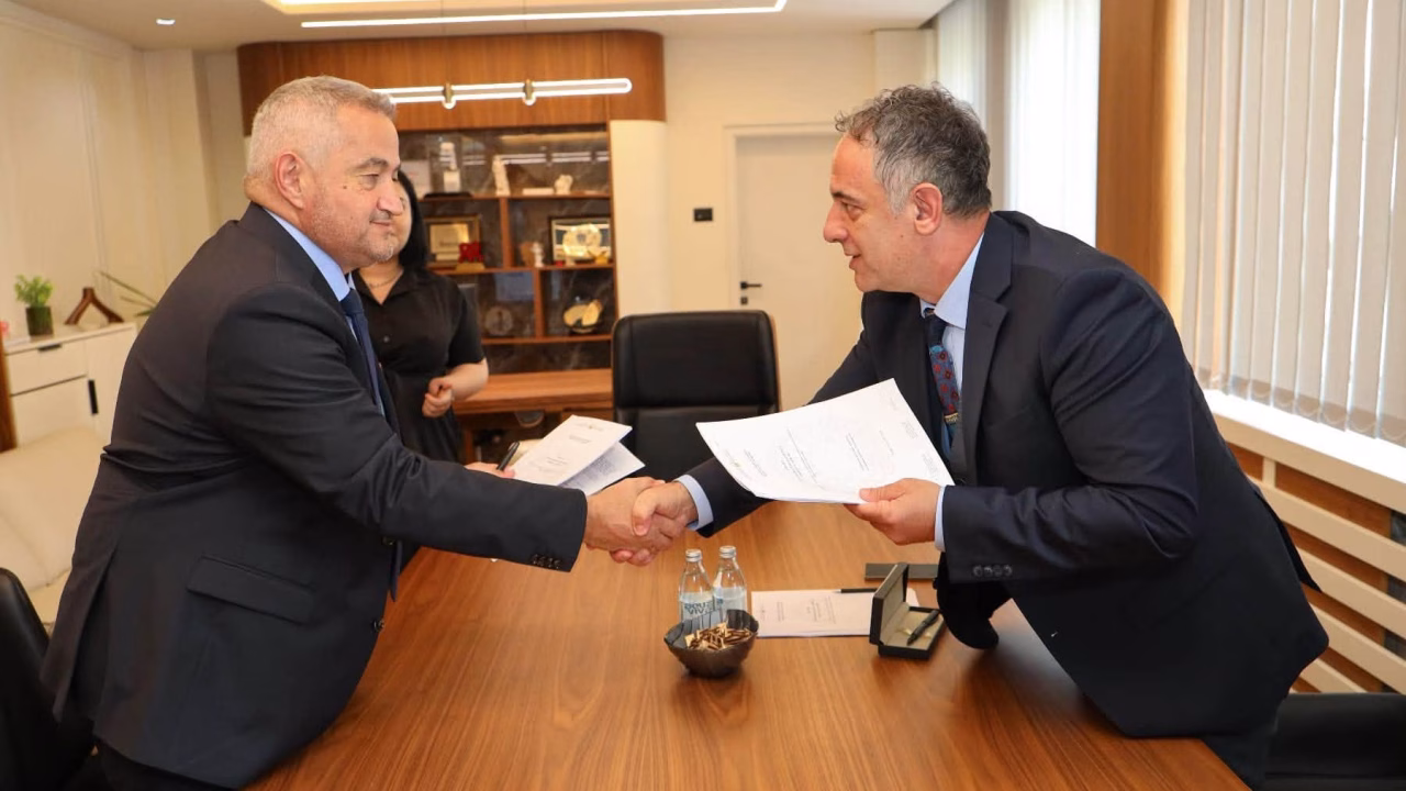 Сашо Клековски ја презеде министерската функција од Азир Алиу