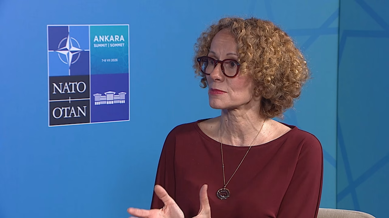 Шекеринска: Ако ја наградиме агресијата во Украина, војната ќе затропа на вратата на НАТО сојузниците
