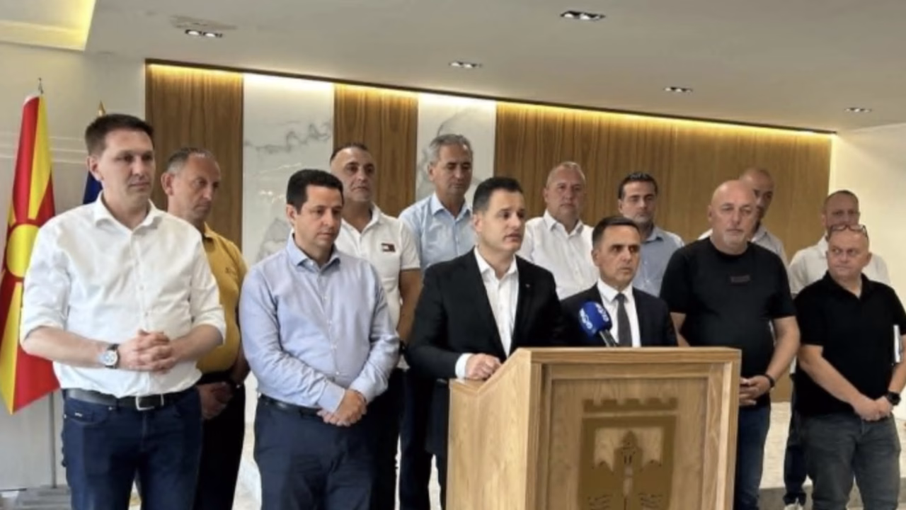 Кризниот штаб во акција: Во Гостивар се поставуваат резервоари за техничка вода на пет локации