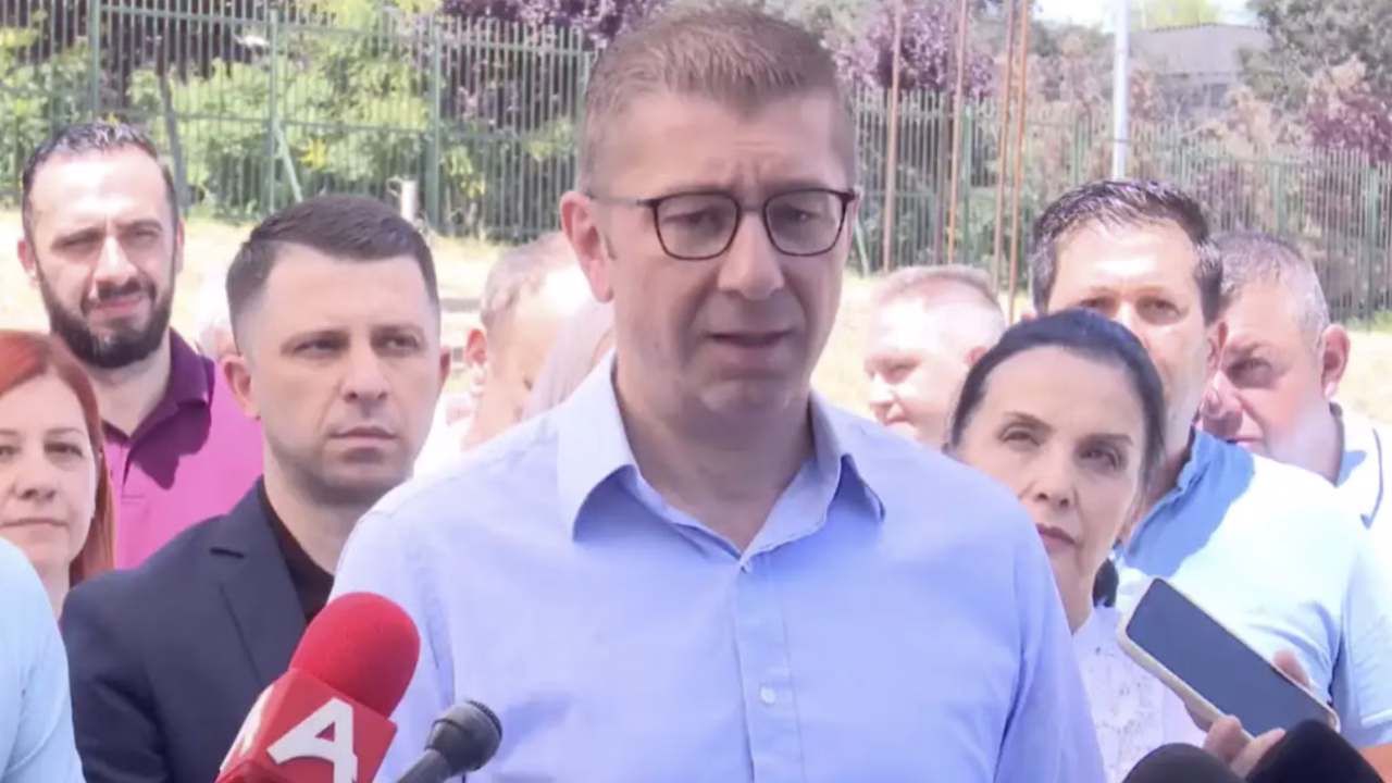 Мицкоски најави поскапување на горивата: Дизелот со повисока цена за 2,5 денари, бензините за еден денар