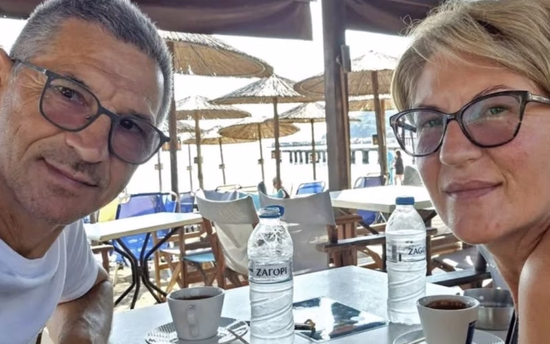 „АКО УМРЕМЕ, ЌЕ УМРЕМЕ ЗАЕДНО“: Драматично сведоштво на жената која го спаси сопругот од излетување низ прозорец на авион во лет