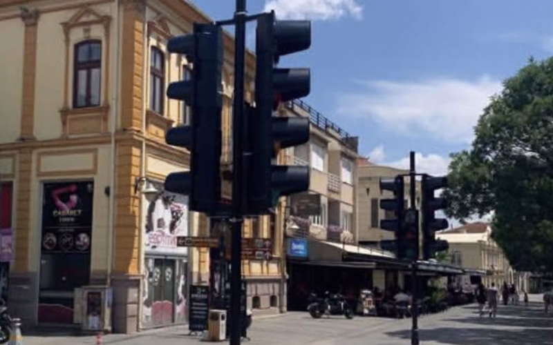 Битолчани, внимание во сообраќајот: Пуштени во функција семафорите кај плоштадот и „Камен мост“