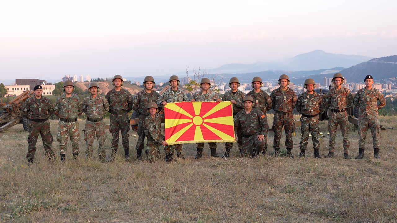 ГАЛЕРИЈА 34 години Армија на Македонија, бевме на почесна артилериска стрелба