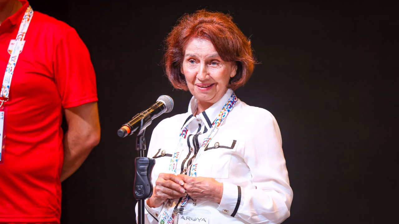 Сиљановска-Давкова до македонските спортисти во Таранто: Верувајте во себе и натпреварувајте се витешки