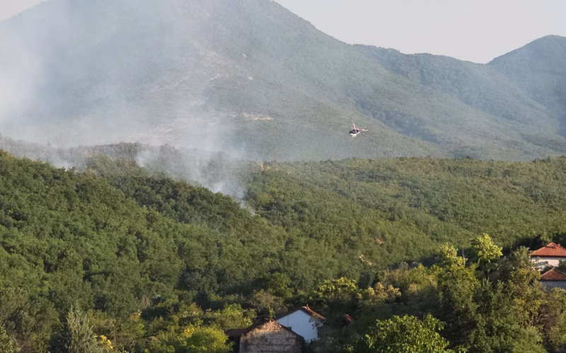 5 пожари се сѐ уште активни, најкритично кај Кавадарци