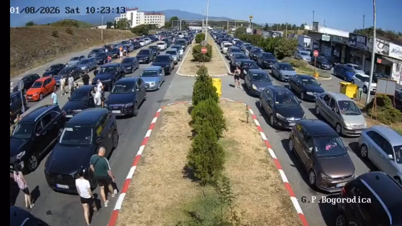 Гужви на границите, за излез на граничниот премин Богородица се чека до два часа