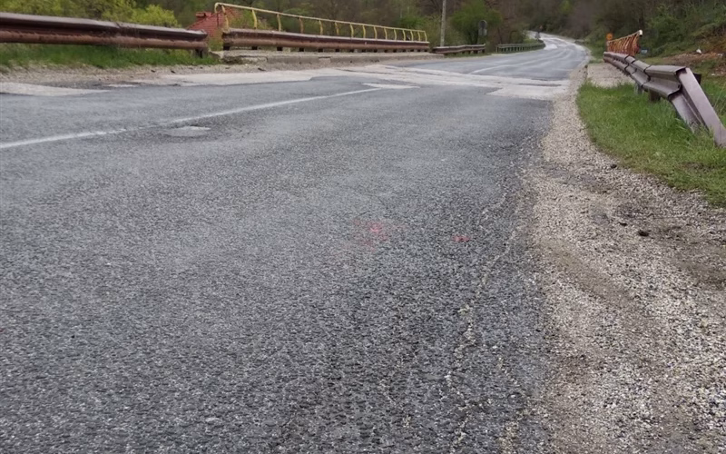 Пресека заминува во историја, за најмалку два месеци се пушта најтешката делница на автопатот Кичево-Охрид за Ботун, се буши 24 метри во длабочина
