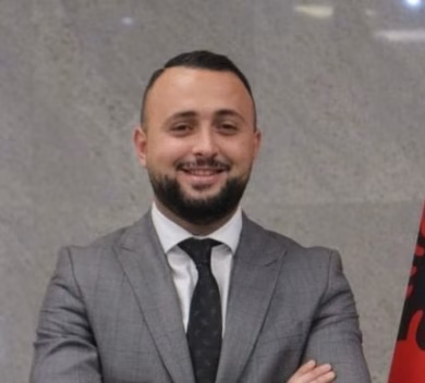 Самоволно и пешки: По Груби, се предаде и Перпарим Бајрами