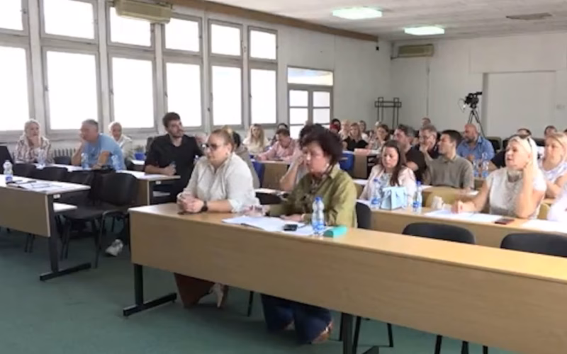 Тензично на Советот на Кисела Вода: Бараа обезбедување по расправијата меѓу советник и градоначалничката