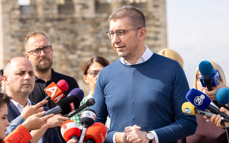 Мицкоски: Се радувам што почна дијалогот со Бугарија, се надевам дека ќе продолжи