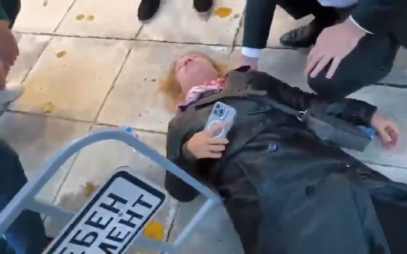 ВИДЕО Обезбедувањето на претседателката на бугарскиот парламент турна новинарка на земја – барања за оставки