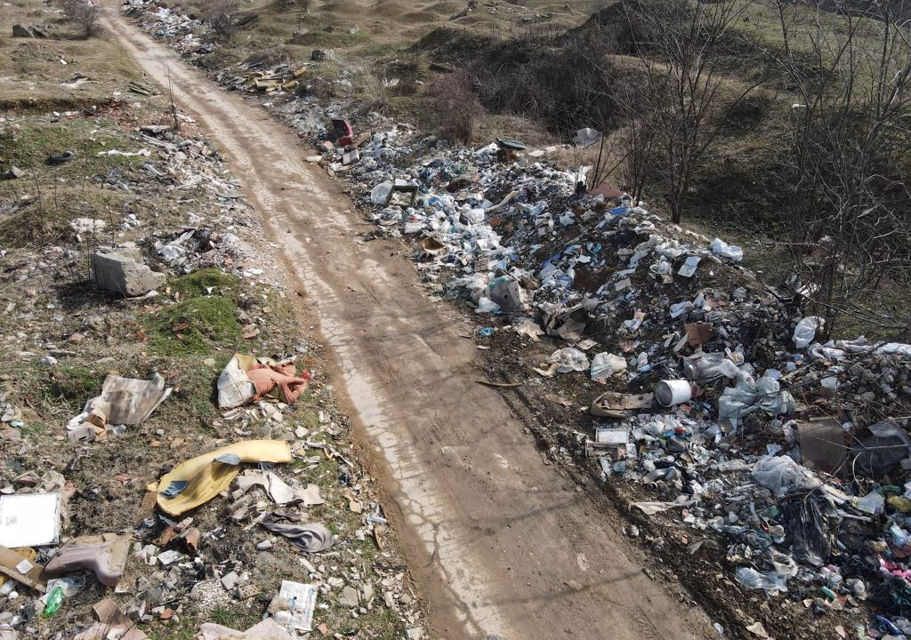 Жители ја блокираа депонијата „Краста“: Пожарот и чадот траат со месеци