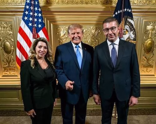 Мицкоски: Не се сликав со Трамп картон