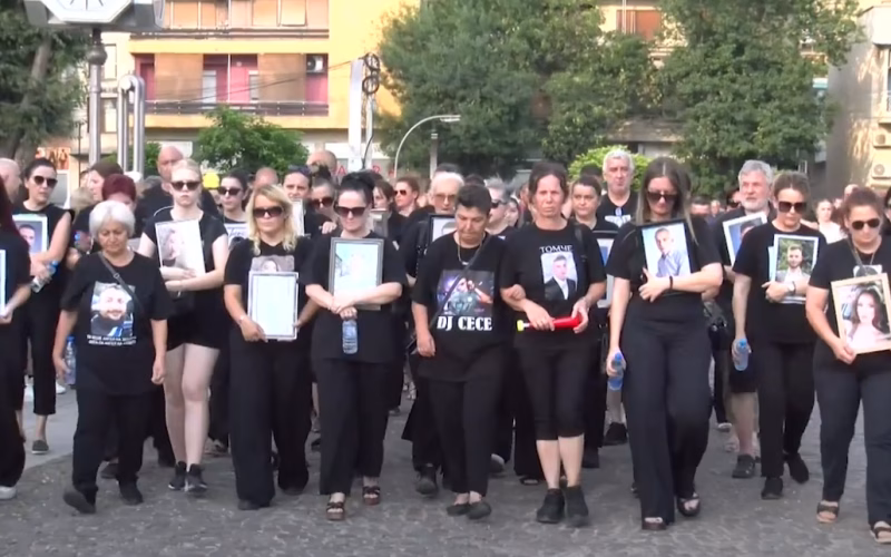 Педесетти марш на ангелите во Кочани: педесет пати на улица и во судница, бараме вистина, одговорност и правда