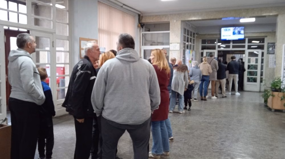 Србија избира нов парламент: Најголем политички тест за Вучиќ по 14 години на власт
