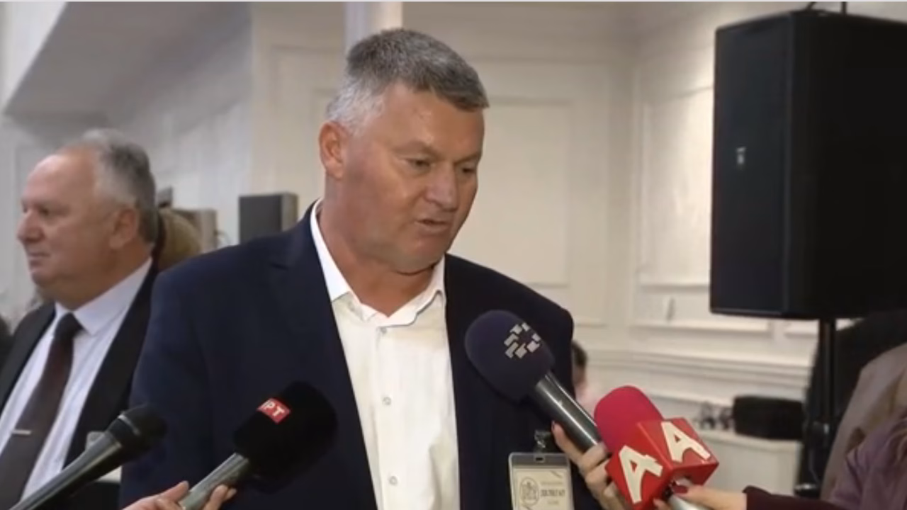 Јаневска: Нема отпуштања во образованието во следните четири години, платите на наставниците повторно ќе растат во март