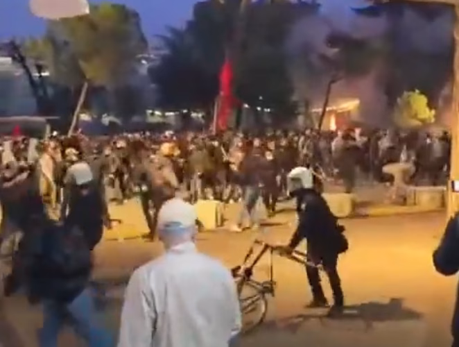 Насилни протести во соседна Албанија: Студентите на улица, има бојкот на наставата