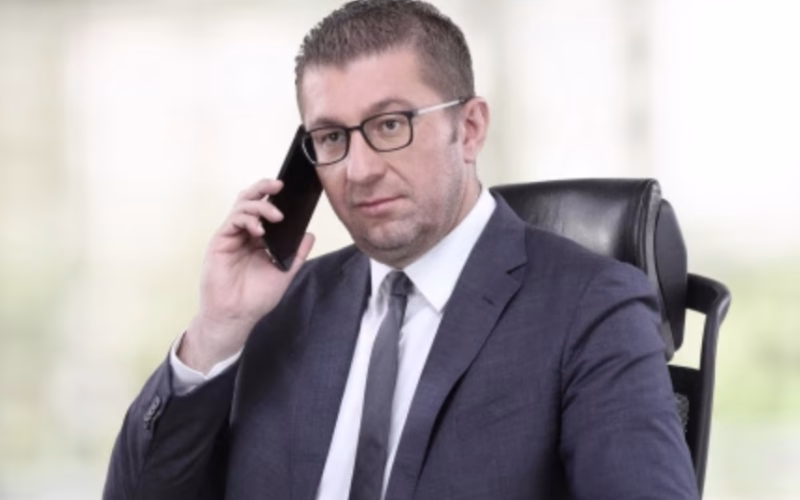 Мицкоски телефонски разговарал со Срдановиќ: Му ја честитал изборната победа во Србија
