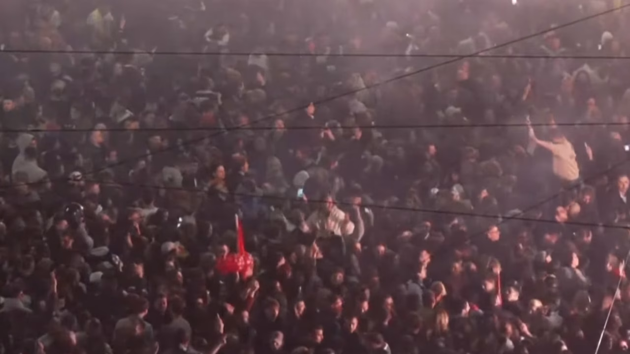 Студентите во Србија: Не поддржуваме насилство, упади во медиумски куќи, победата да ја прославиме достоинствено!