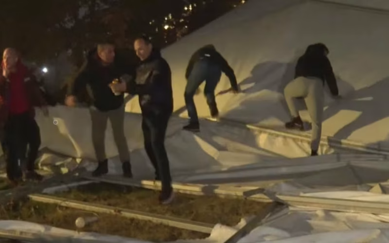ПАДНА „ЧАЦИЛЕНД“: Граѓаните влегоа во кампот на поддржувачите на Вучиќ, го уриваат