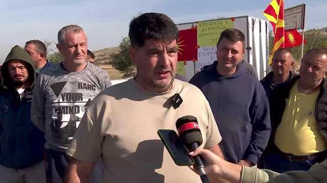Втор ден блокада на патот кон депонијата во Куманово, жителите бараат трајно решение