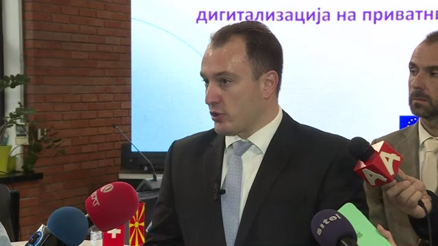 Од четврток стартува електронскиот паричник: На мобилен ќе ги „носиме“ личната карта и возачка дозвола, сами ќе бираме кои податоци ќе ги покажеме!