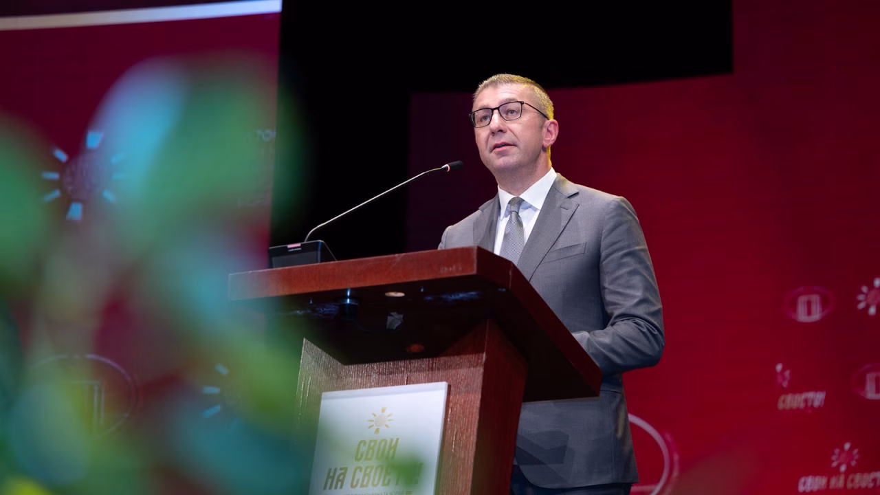 Мицкоски предупреди на можни сценарија за дестабилизација: Нема да паднам во замките на службите