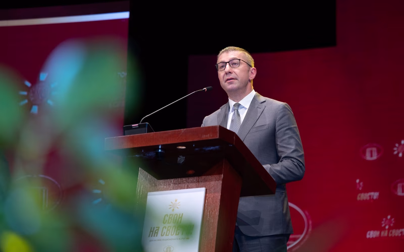 Мицкоски предупреди на можни сценарија за дестабилизација: Нема да паднам во замките на службите