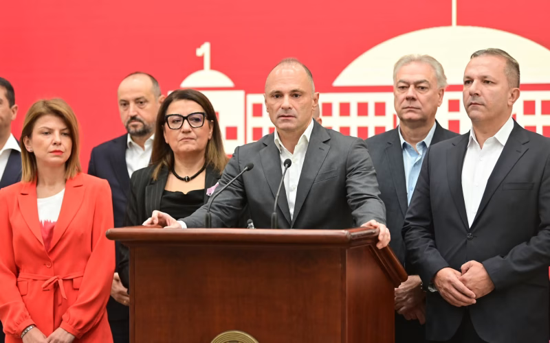 Филипче: Нека размисли добро Мицкоски што ќе ѝ каже на Фон дер Лајен, ако треба нека не спие!